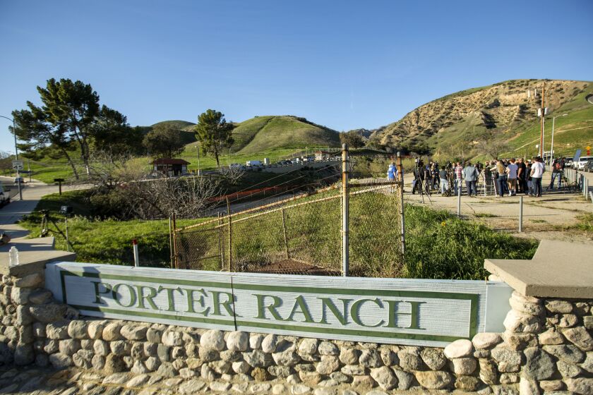The air smelled faintly of wok-fried Asian food and sizzling In-N-Out burgers -- but, as several Porter Ranch residents pointed out -- it did not smell of gas.