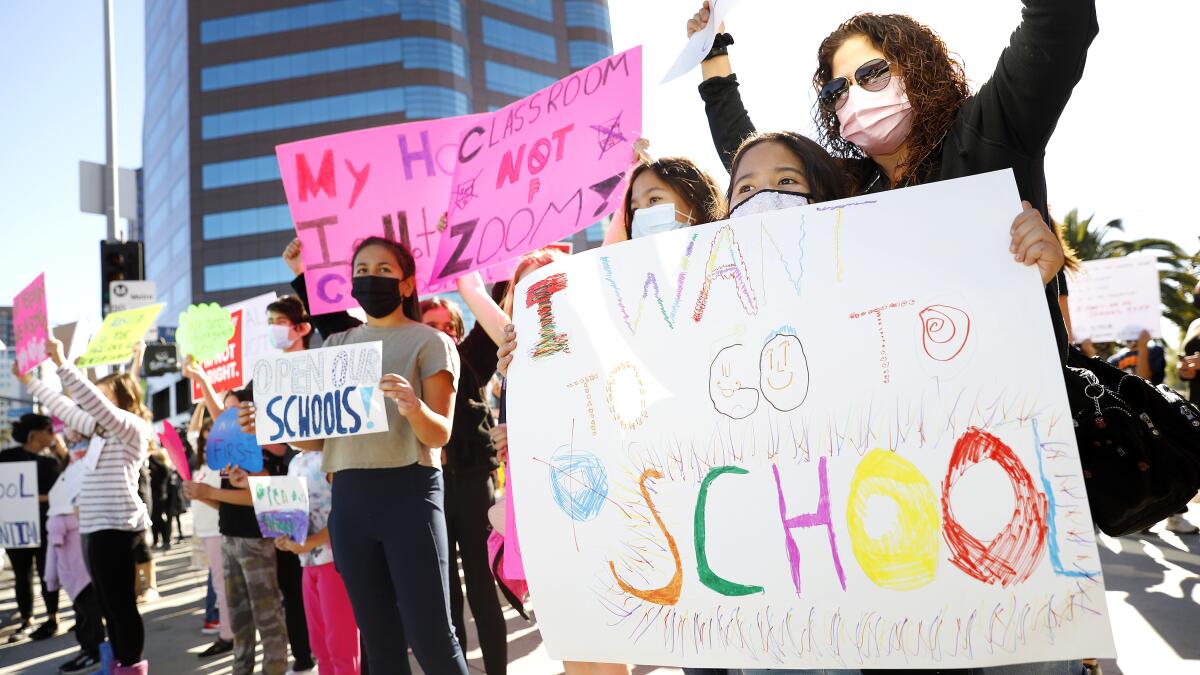 La Jolla Cluster parents protest continued school closures - La