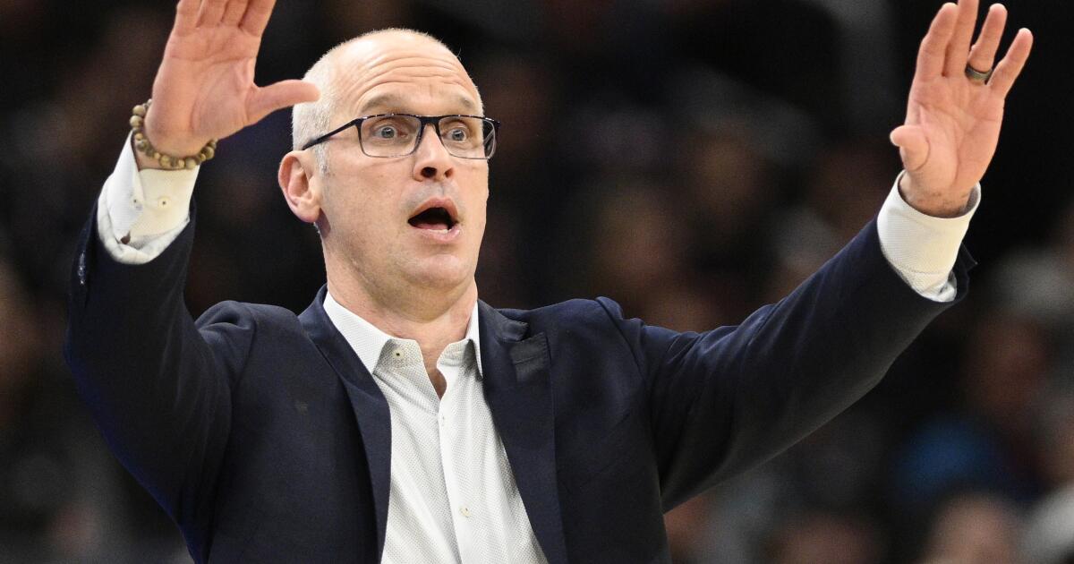 Plaschke: Dan Hurley rejection is another humiliation for Lakers brand that has lost its luster