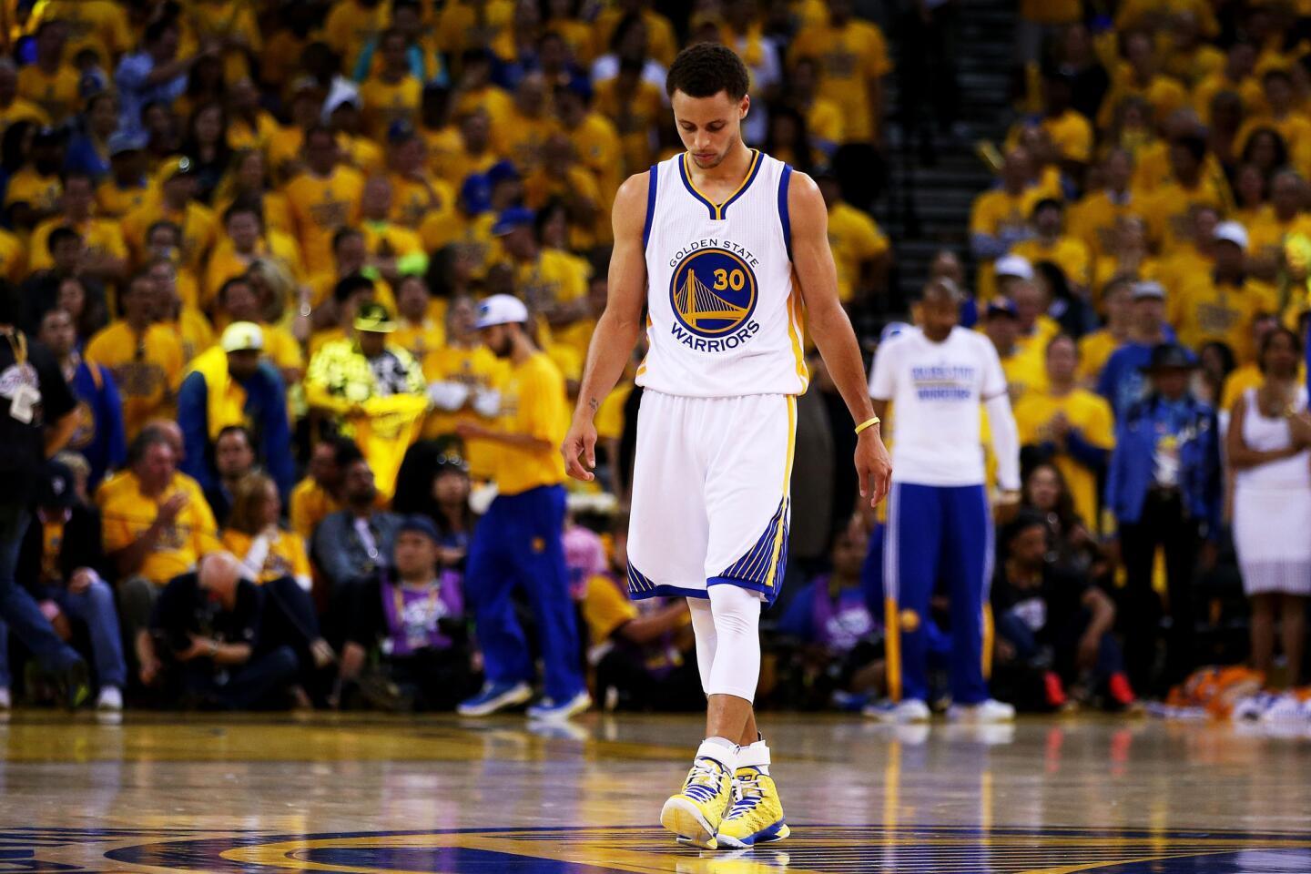 Warriors guard Stephen Curry, who made only five of 23 shots, reacts after a play in overtime during Game 2 against the Cavaliers on Sunday night in Oakland.