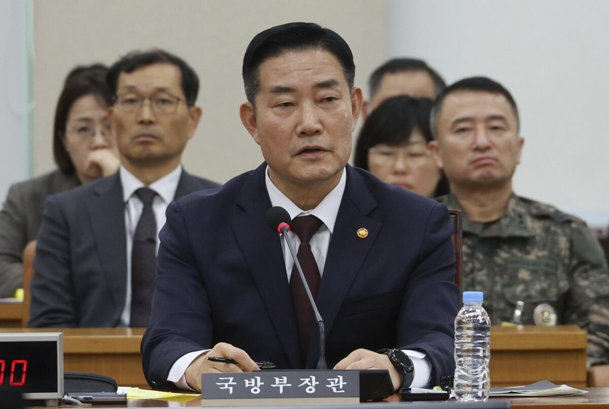 ARCHIVO - El ministro de Defensa de Corea del Sur, Shin Wonsik, 