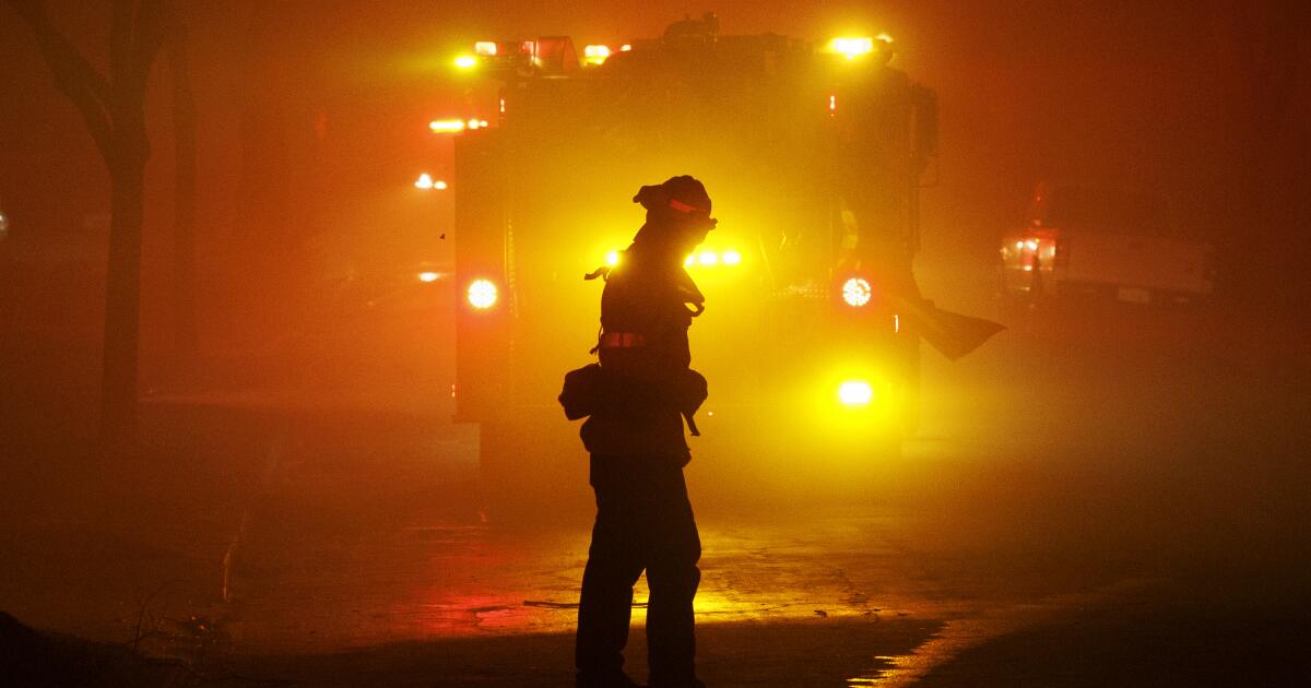 With Altadena burning, L.A. County lacked satellite mapping tool used by other agencies With Altadena burning, L.A. County lacked satellite mapping tool used by other agencies