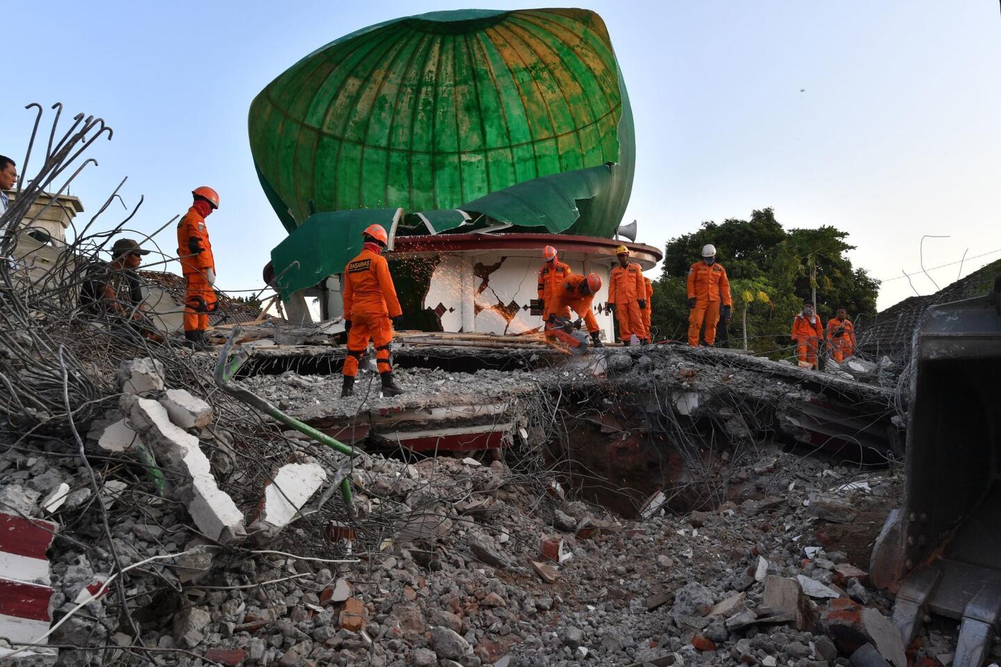 Earthquake hits Indonesian tourist island of Lombok