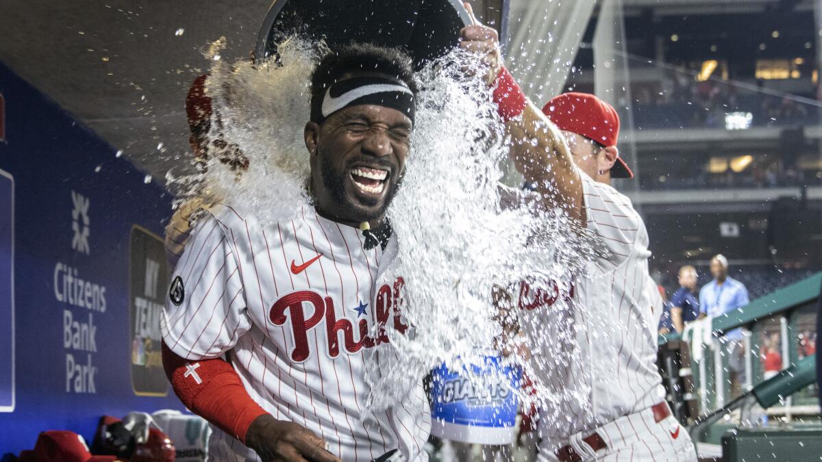 McCutchen's 3-run HR in 9th gives Phillies 6-5 win over Nats
