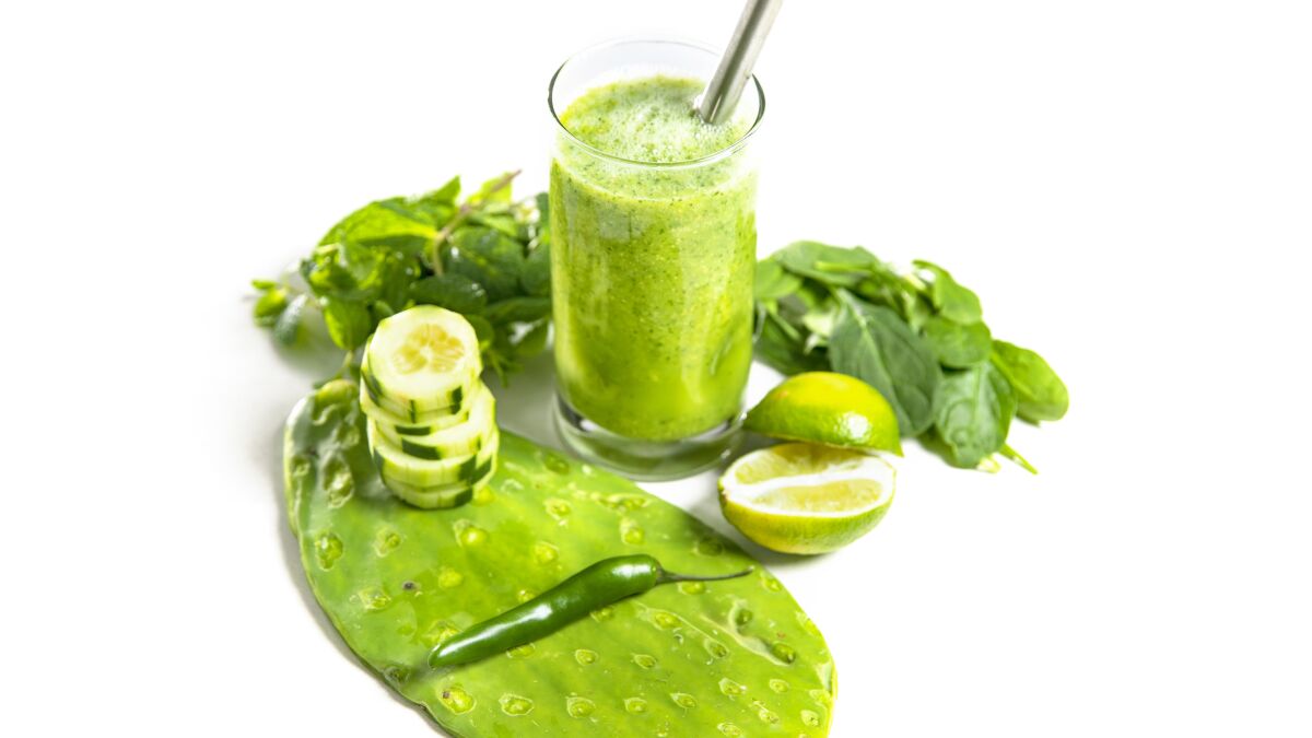 Với Spicy Mexican Green Juice, bạn sẽ có một giải pháp tốt cho chế độ dinh dưỡng và sức khỏe của mình. Hãy xem hình ảnh liên quan để tìm hiểu các thành phần dinh dưỡng và độc đáo của loại nước ép này.