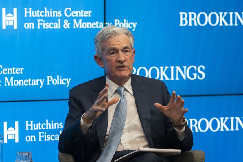 El presidente de la Reserva Federal, Jerome Powell, habla durante un evento en el Instituto Brookings, el miércoles 30 de noviembre de 2022, en Washington. (AP Foto/Nathan Howard)