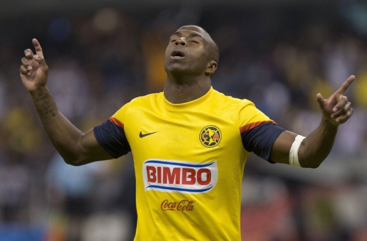 Ecuadorean soccer star Christian 'Chucho' Benitez dies at 27 - Los Angeles  Times