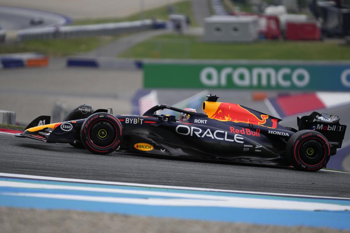 Max Verstappen wins with ease in Austria