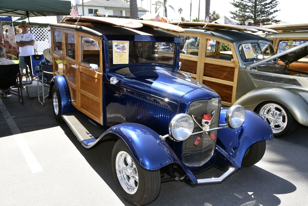 Participants at a previous Wavecrest Woodies event.