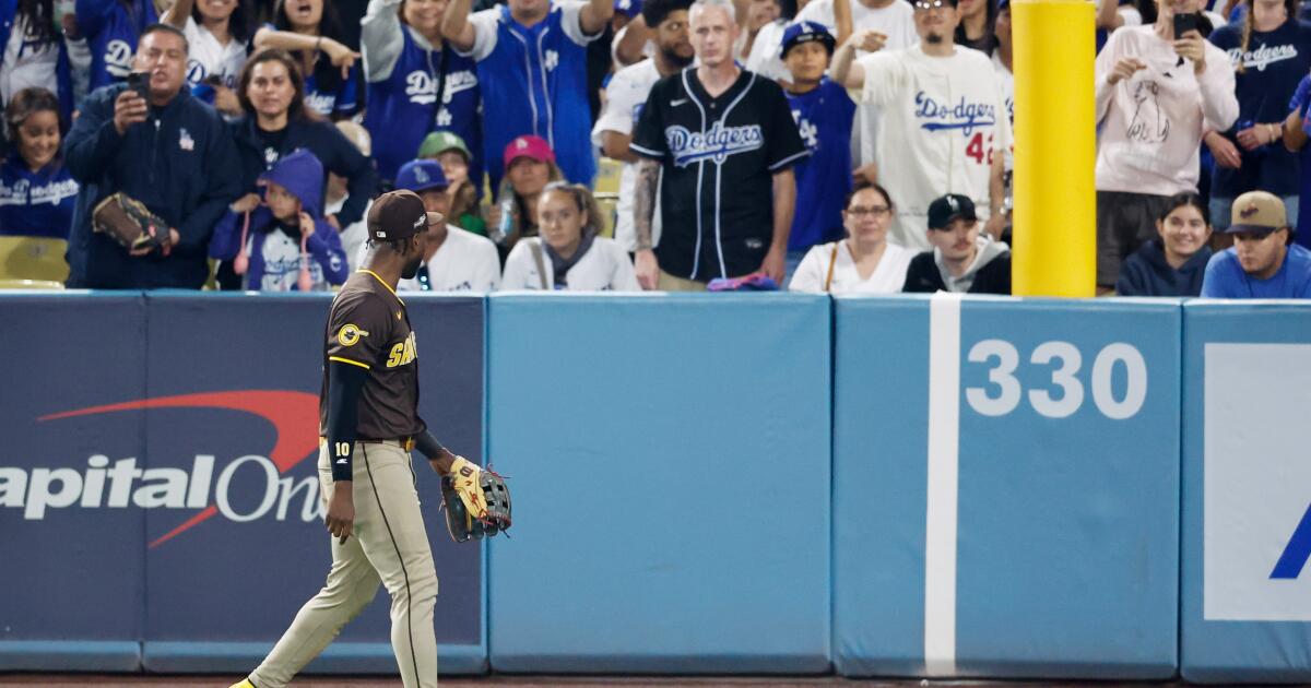 No arrests at Dodger Stadium as fans threw at players and scuffled