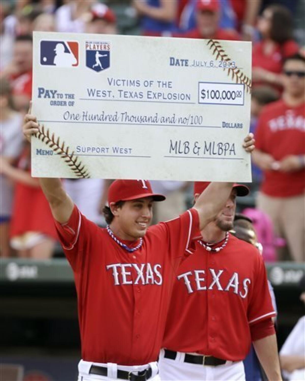 DEREK HOLLAND TEXAS RANGERS ACTION SIGNED 8x10