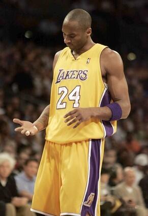 Kobe Bryant hurt
