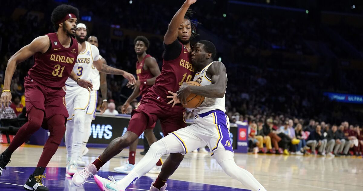Lakers-Cavaliers takeaways: Kendrick Nunn’s struggles continue