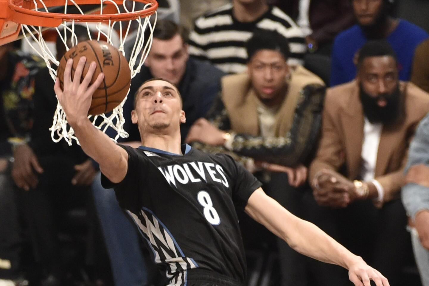 Zach LaVine prevails in a real throw-down at the dunk contest