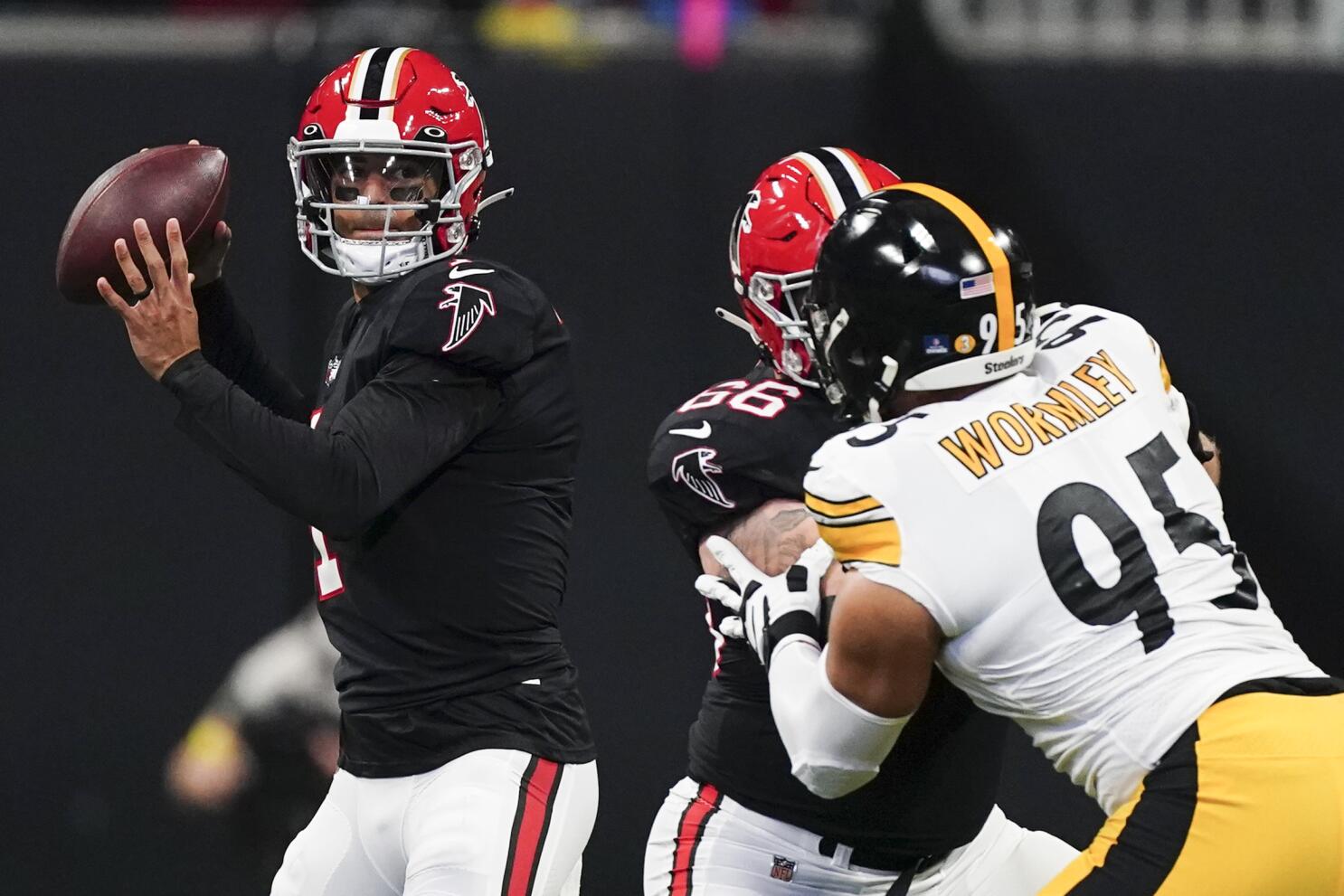 Atlanta Falcons wide receiver KhaDarel Hodge (12) works during the first  half of an NFL football game against the Pittsburgh Steelers, Sunday, Dec. 4,  2022, in Atlanta. The Pittsburgh Steelers won 19-16. (
