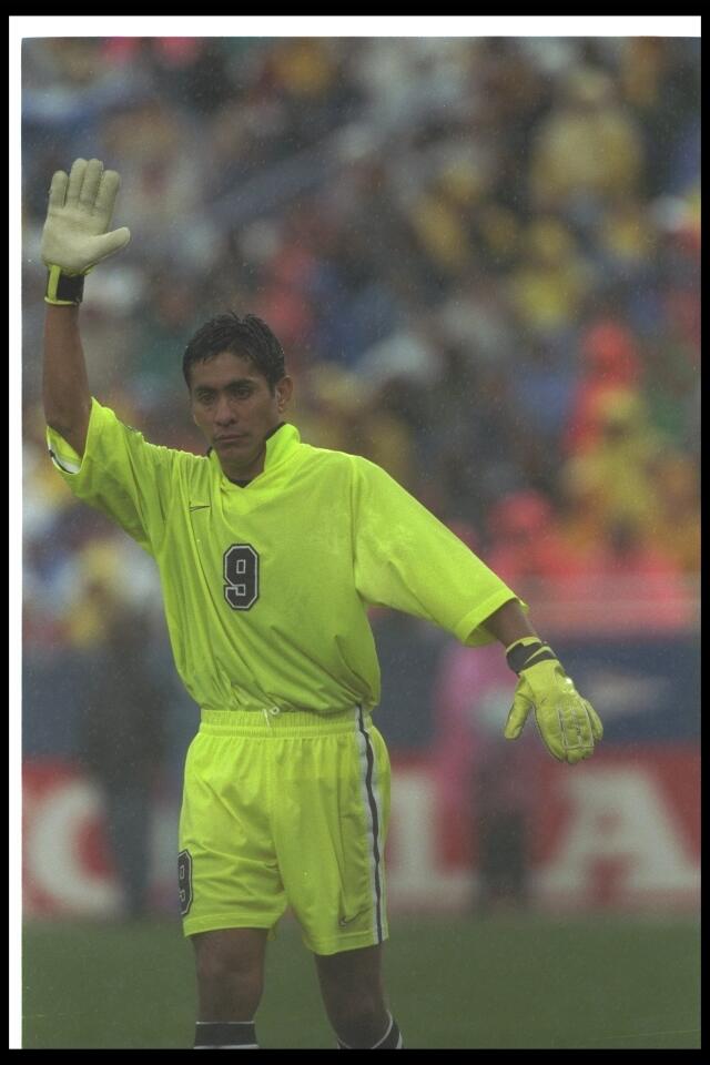 Jorge Campos fue uno de los nombres que buscó la liga en 1996 para atraer a la afición angelina.