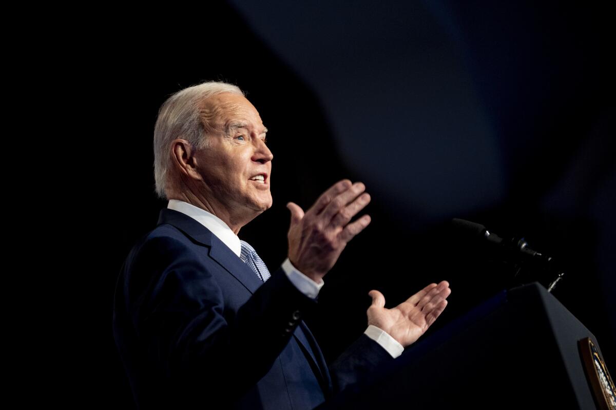 El presidente Joe Biden habla en la conferencia legislativa nacional 