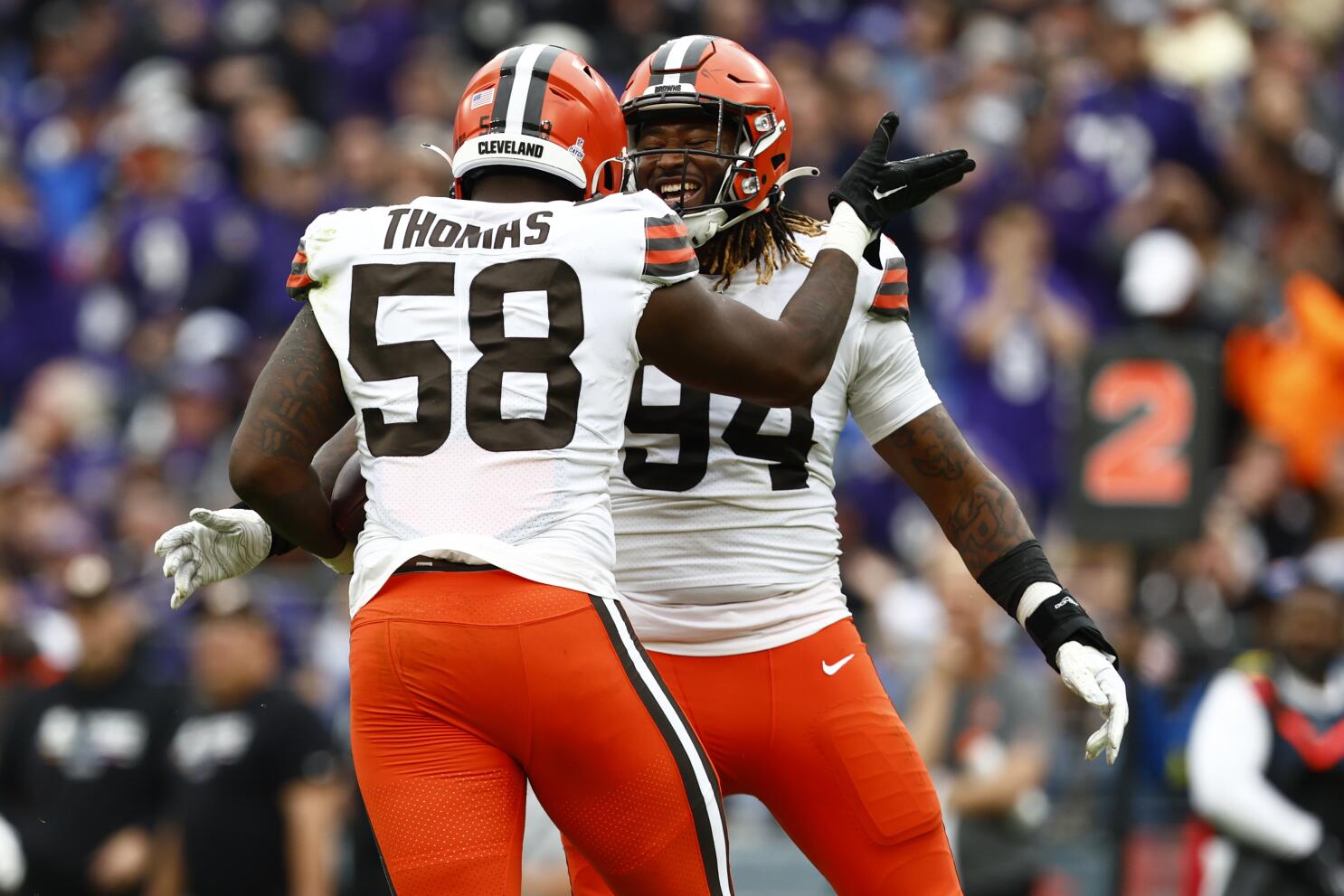 Browns DEs Alex Wright, Isaiah Thomas both undergo knee surgeries, will  miss start of season - The San Diego Union-Tribune