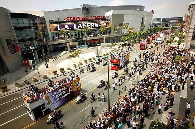 Lakers victory parade and rally