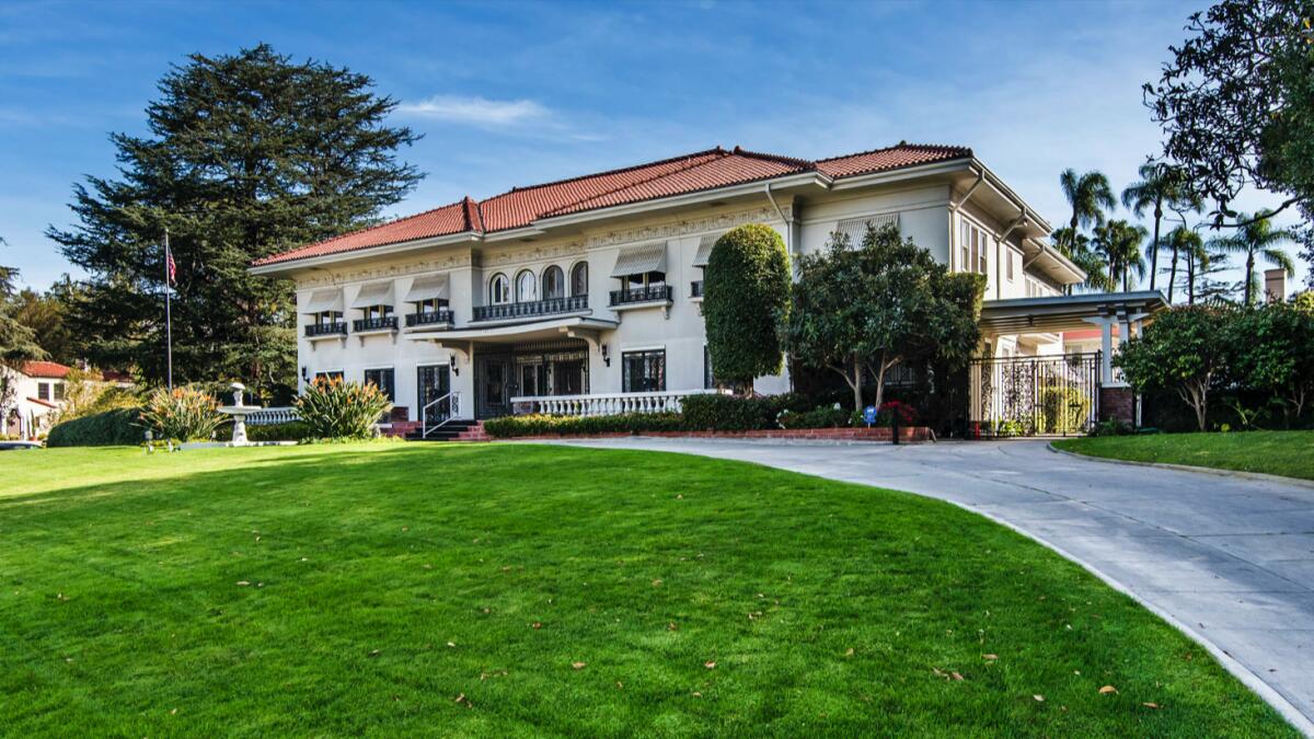 Photos: Former SF Giants player sells Fremont mansion for $5 million