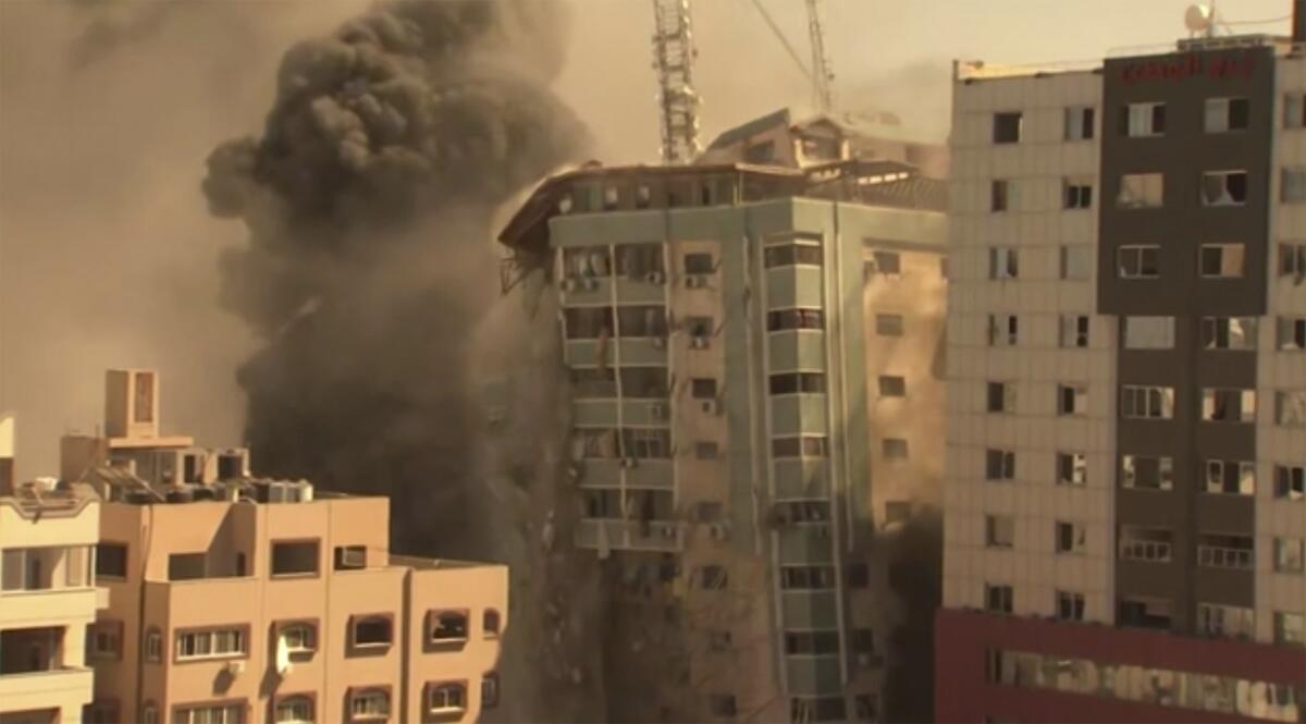Israel destruye edificio sede de la prensa internacional en Gaza