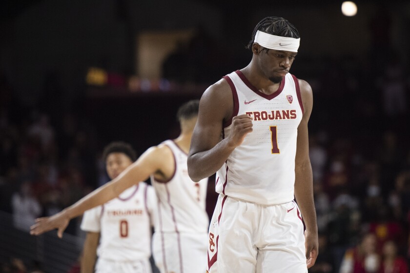 USC atacante Chevez Goodwin (1) reage durante um jogo contra UC Irvine
