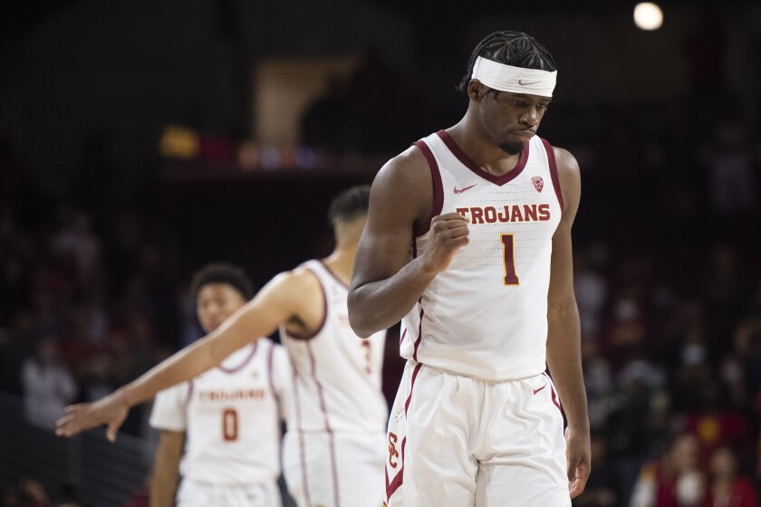 USC nach vorne Chevez Goodwin (1) reagiert während eines Spiels gegen UC Irvine 