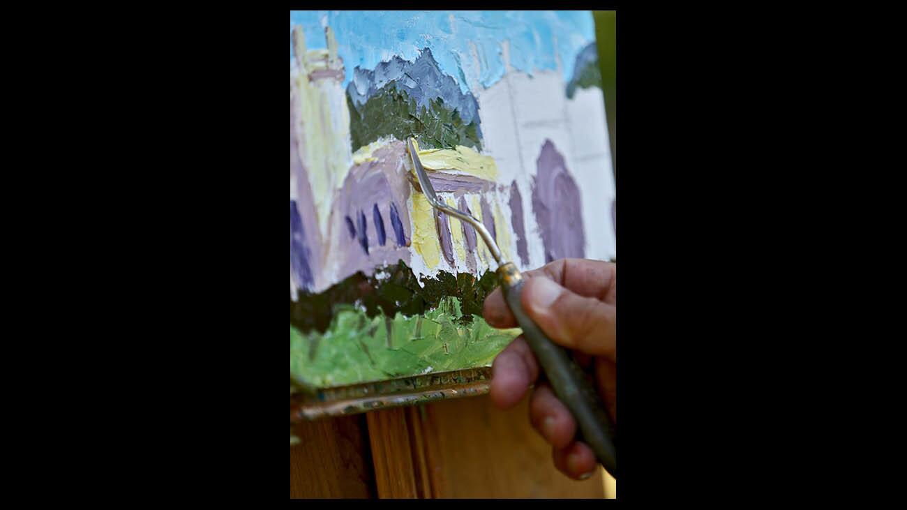 Photo Gallery: Glendale landmark is subject of painting class