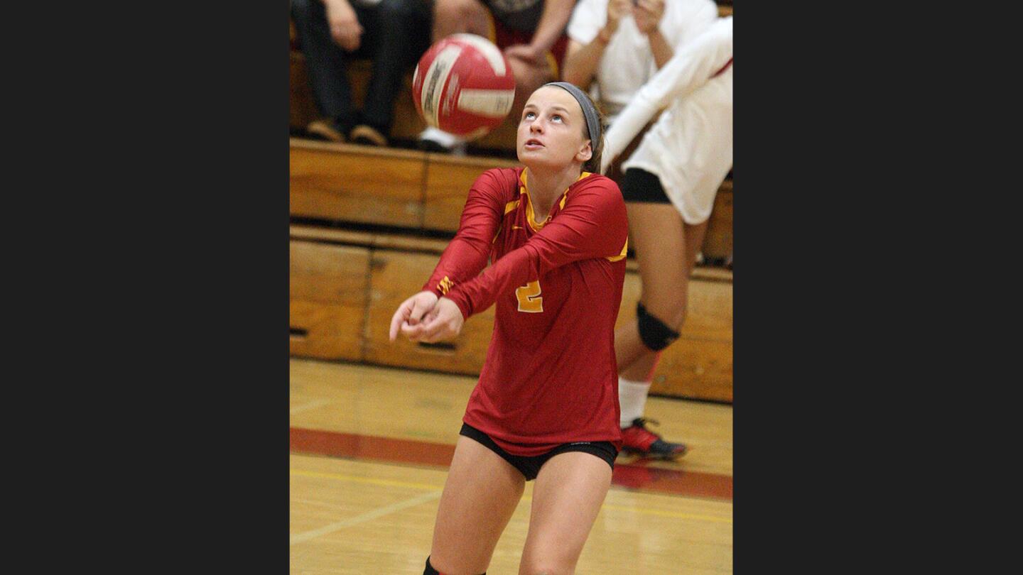 Photo Gallery: La Cañada vs. Glendale in non-league girls' volleyball