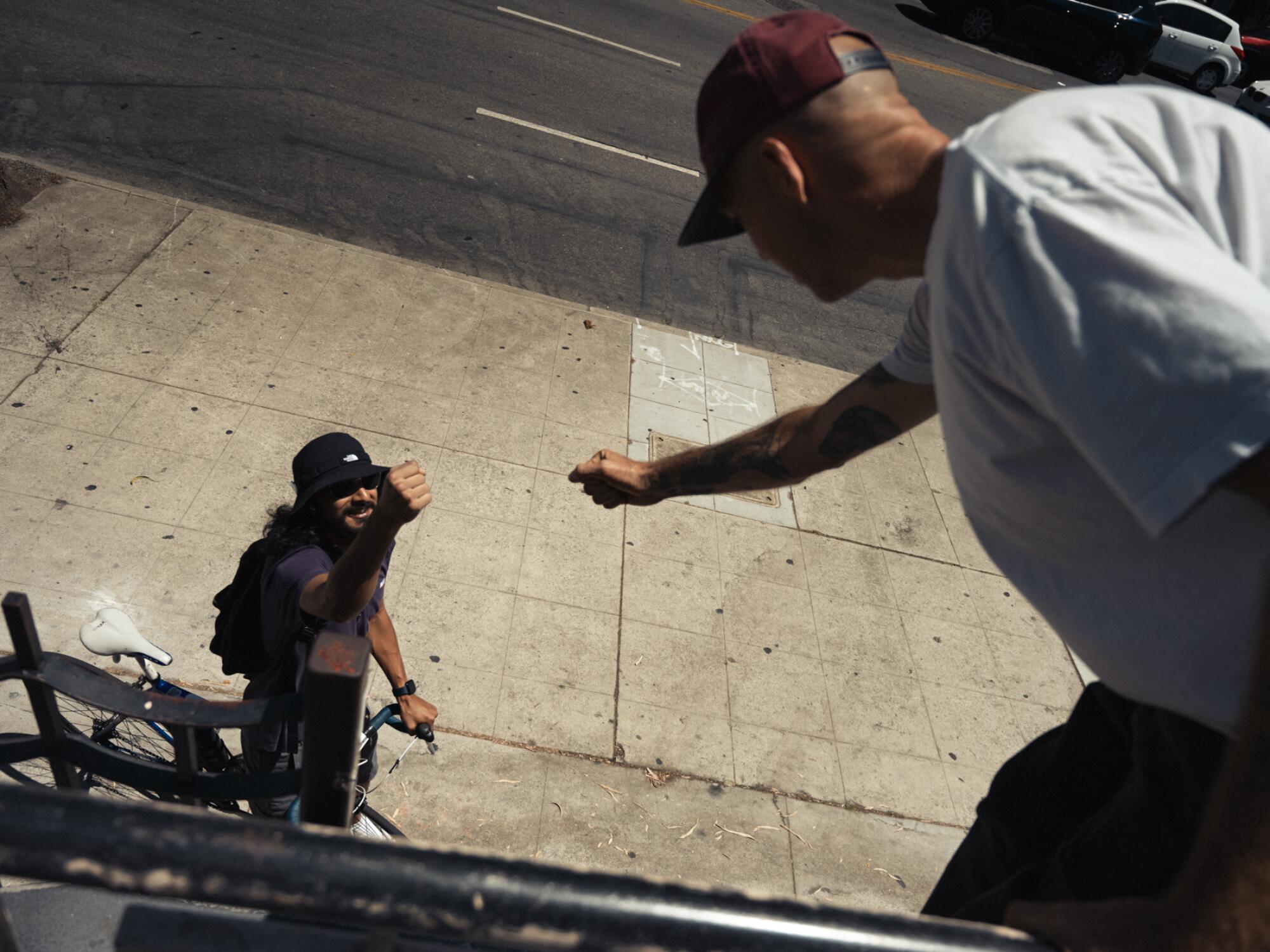 KIDS SKATE HOLLYWOOD HIGH 16 STAIR - A DAY WITH NKA - 