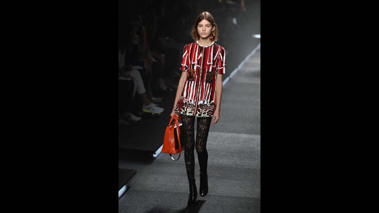 Photos: Paris Fashion Week: Louis Vuitton - Los Angeles Times