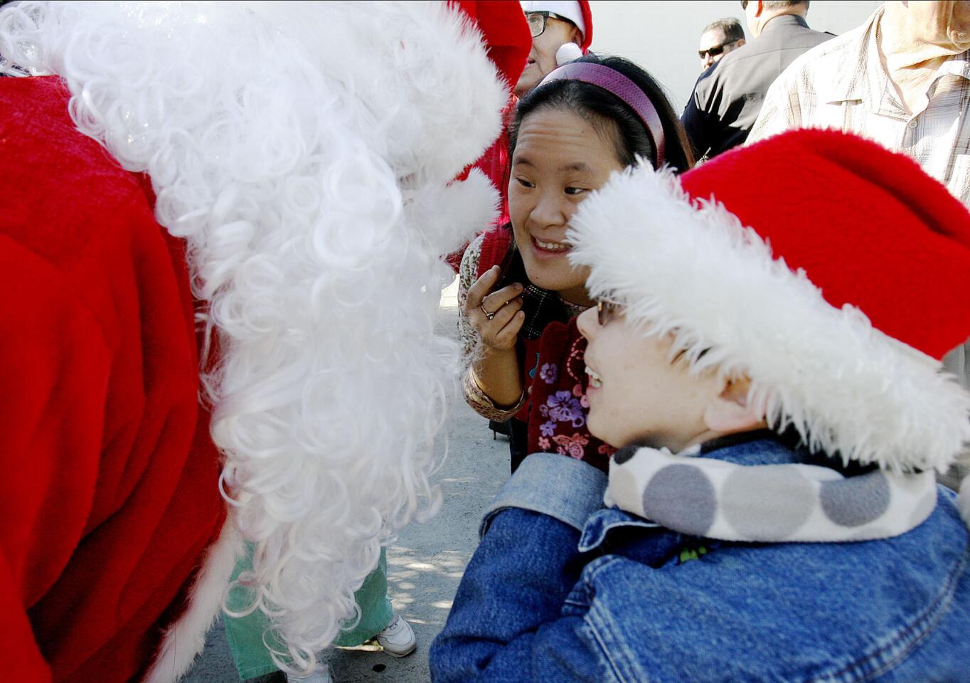 Santa and Glendale Police visit GAR Services