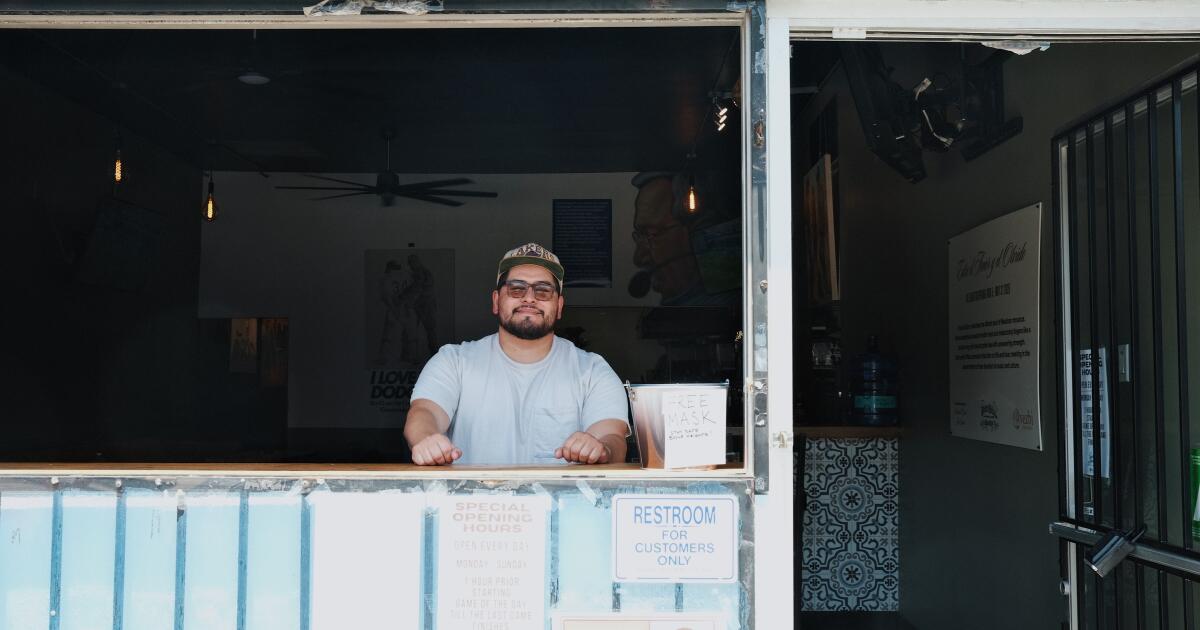 Alors que l’incendie de Boyle Heights continue de brûler, les restaurants dépendent de la façon dont souffle le vent.