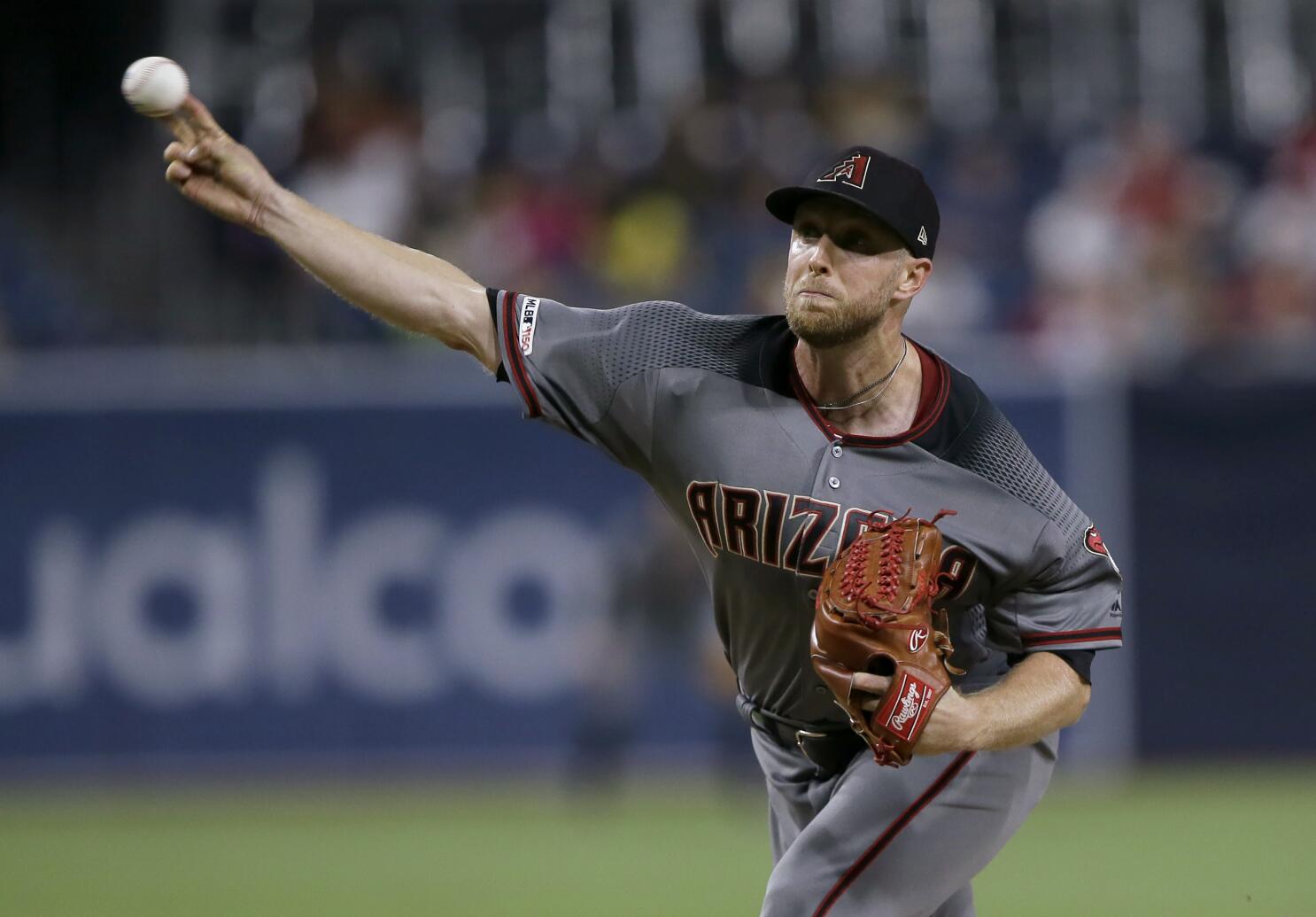 Sale throws 7 strong innings in Red Sox's win over Padres