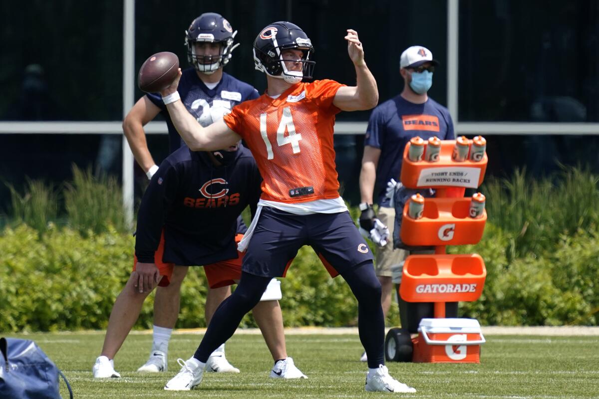 Dalton says 'mindset didn't change' when Bears landed Fields - The