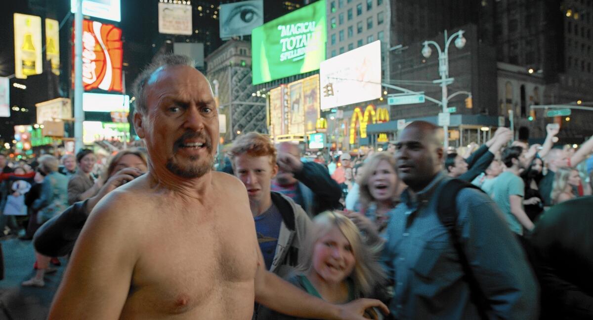 In one scene, Michael Keaton has to march through Times Square in his underwear. Director Alejandro G. Inarritu hired a band to distract the crowd during the filming of the scene to make sure they still looked surprised after multiple takes.