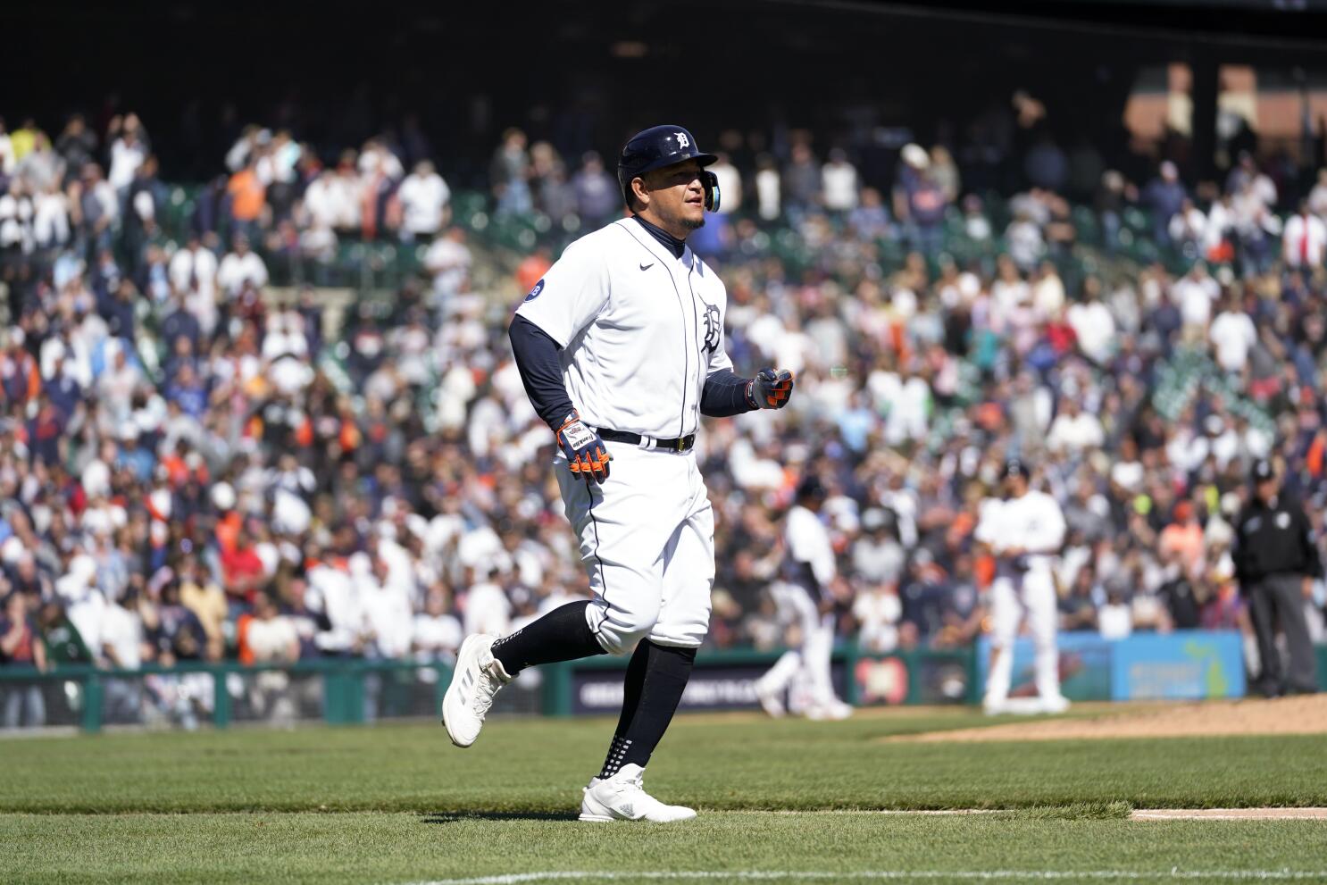 Boo-ne! Cabrera free pass with 2,999 hits riles Tigers fans - The San Diego  Union-Tribune