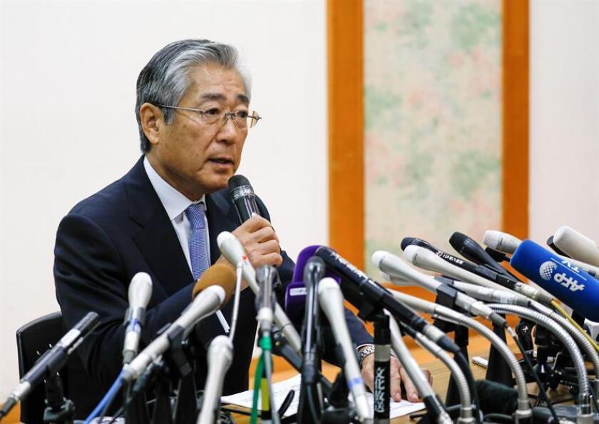 Tsunekazu Takeda, presidente del Comité Olímpico Japonés (JOC), durante una conferencia de prensa hoy, en Tokio (Japón). EFE
