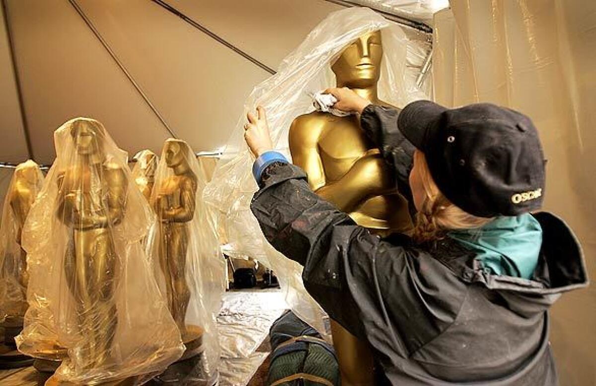 Among the Oscars scenes you don't see on TV.