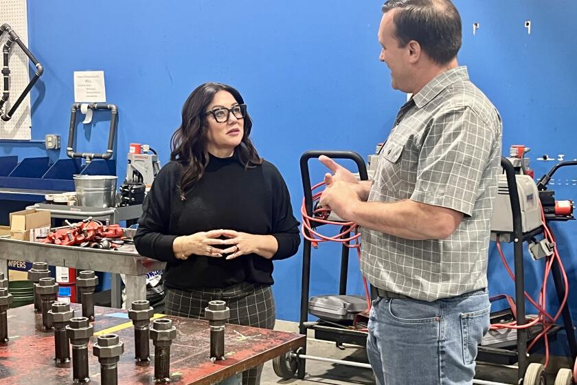 Oregon Rep. Lori Chavez-DeRemer tours union facility