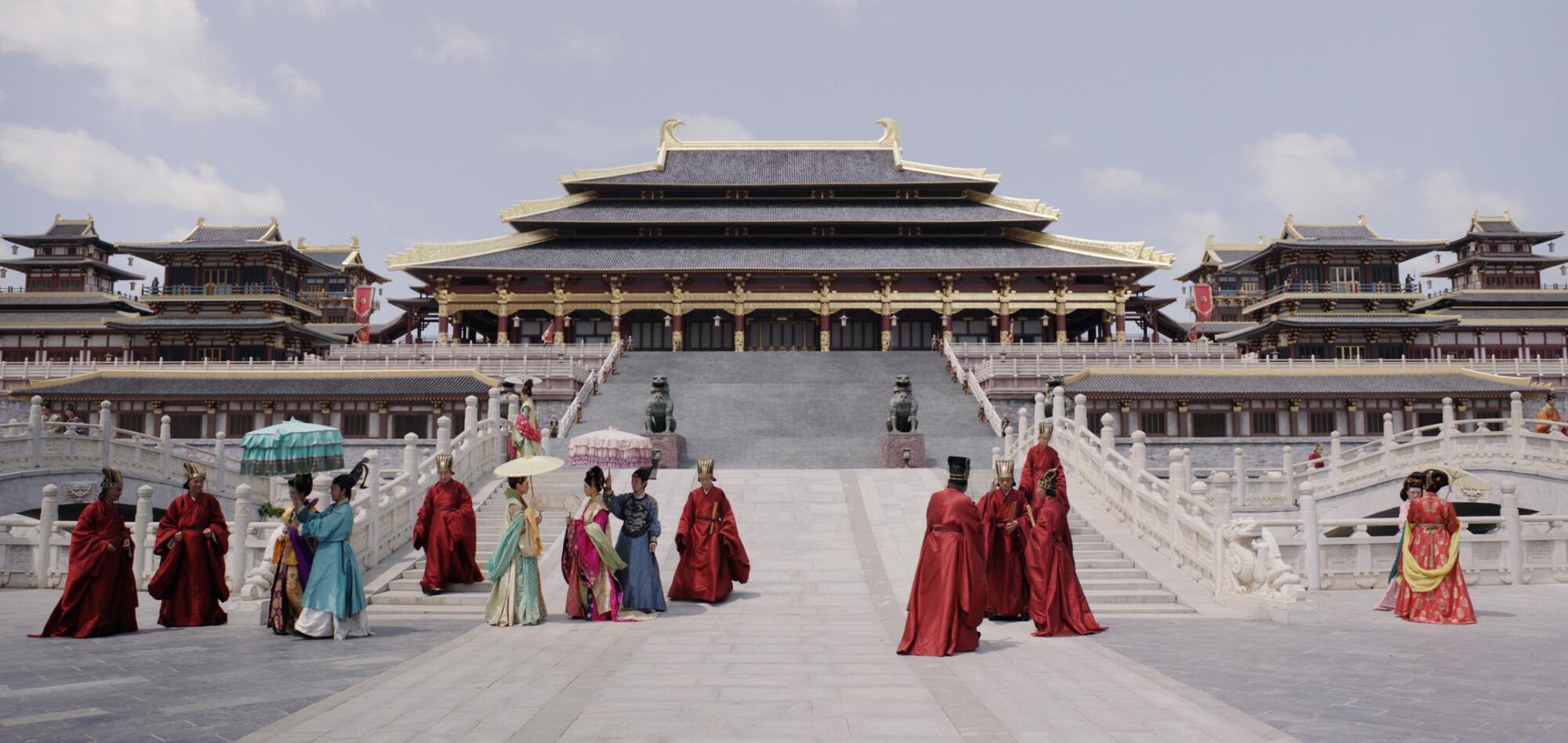 The Oscar-nominated VFX team of the live-action "Mulan" generated a photoreal Imperial City. 