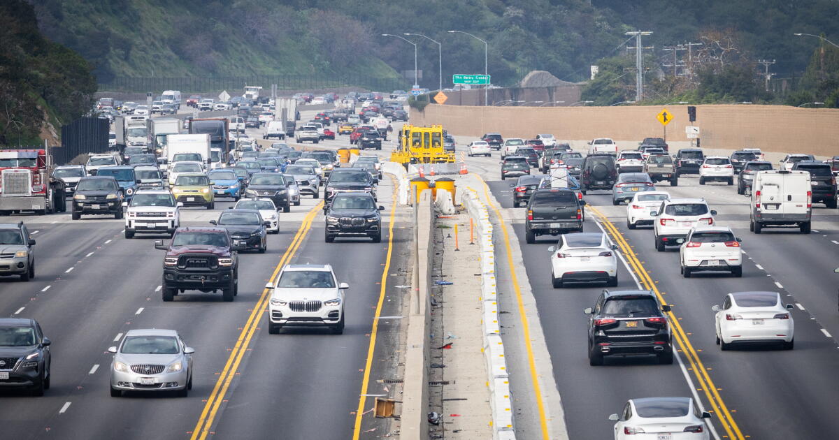 Traffic sign on 405 hacked to display pro-Iran website