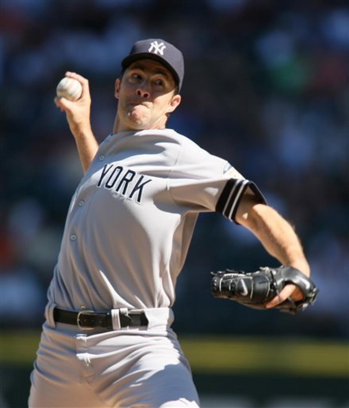 Yankees' Mussina Makes His Retirement Official - The New York Times