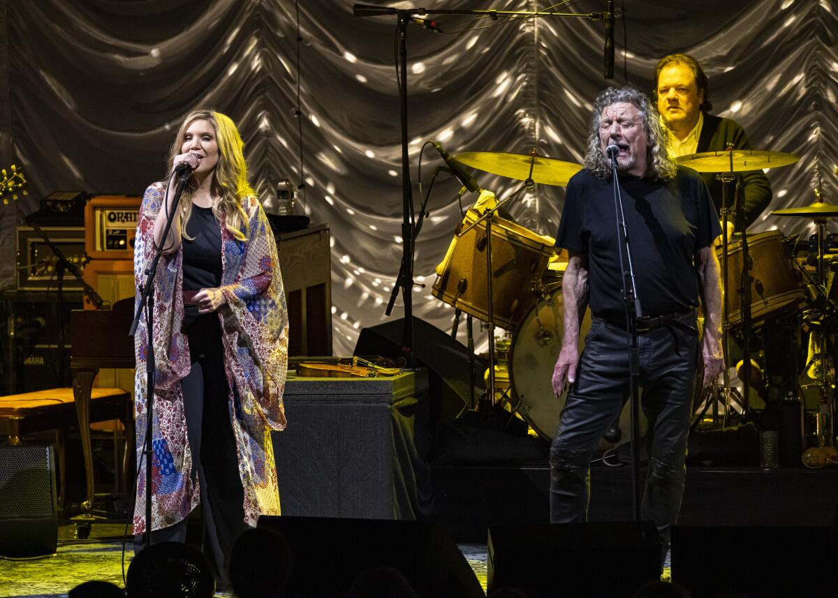 Alison Krauss, left, and Robert Plant
