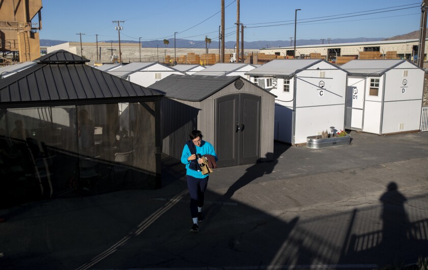 L A Using Pricey Tiny Homes To House The Homeless Los Angeles Times