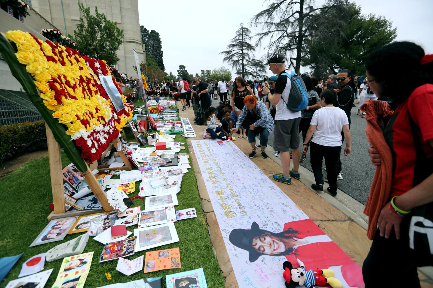 Photo Gallery: Fans gather at Michael Jackson's final resting place in Glendale on 10th anniversary of his death