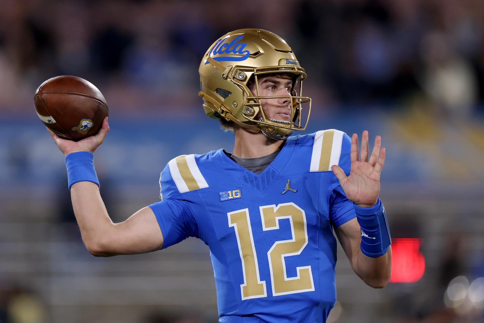 UCLA loses in blowout to Washington in attainable Rose Bowl swan track for Bruins 1 UCLA quarterback Luke Duncan throws during the second half against Washington on Saturday.