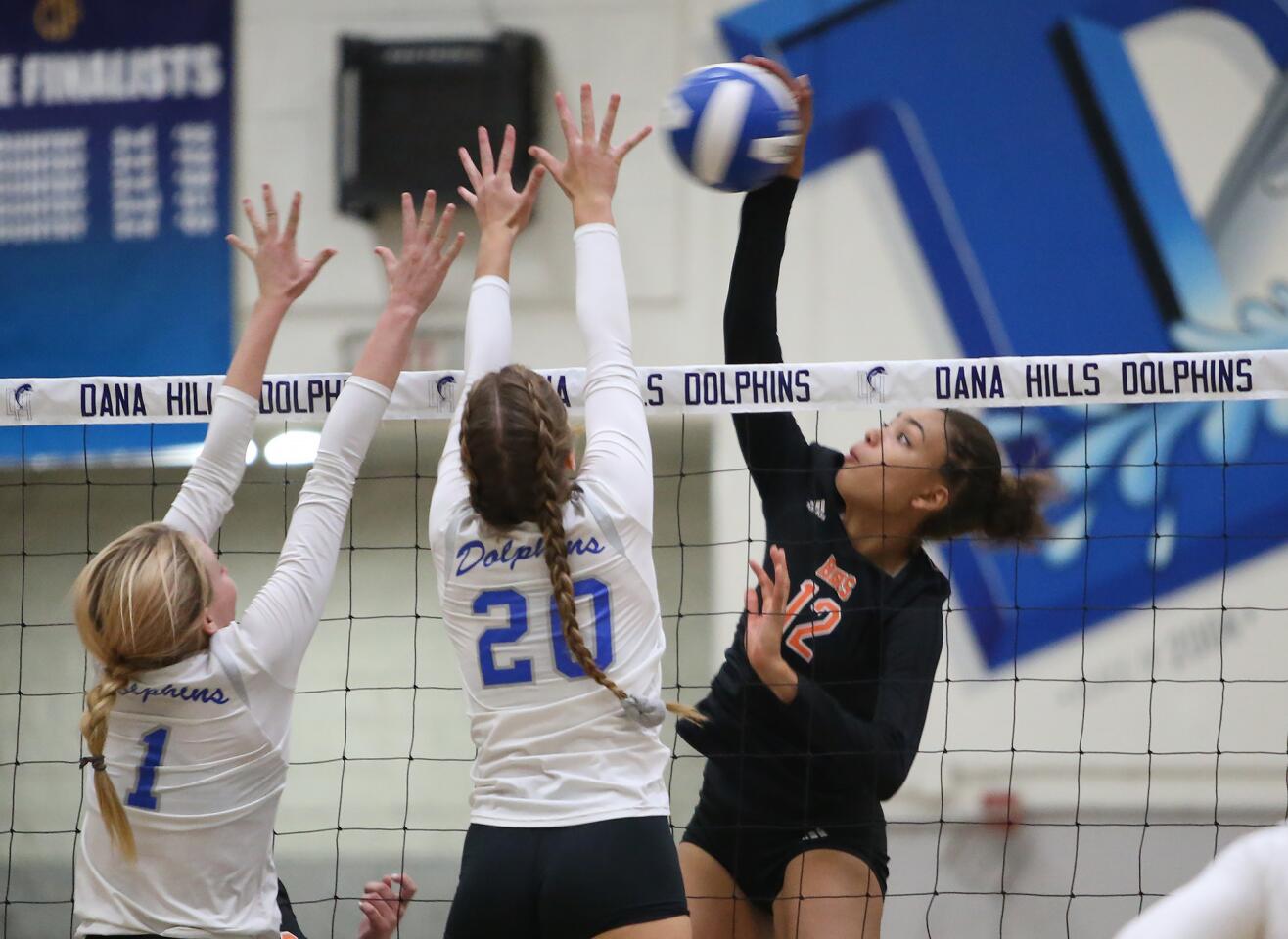 Huntington Beach vs. Dana Hills in girls' volleyball