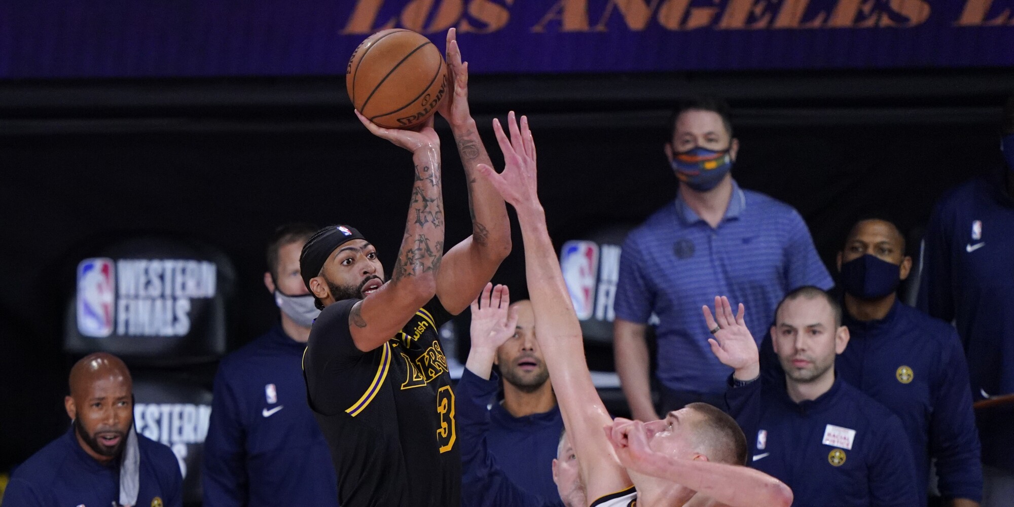 Recap Anthony Davis Buzzer Beater Lifts Lakers Over Nuggets Los Angeles Times