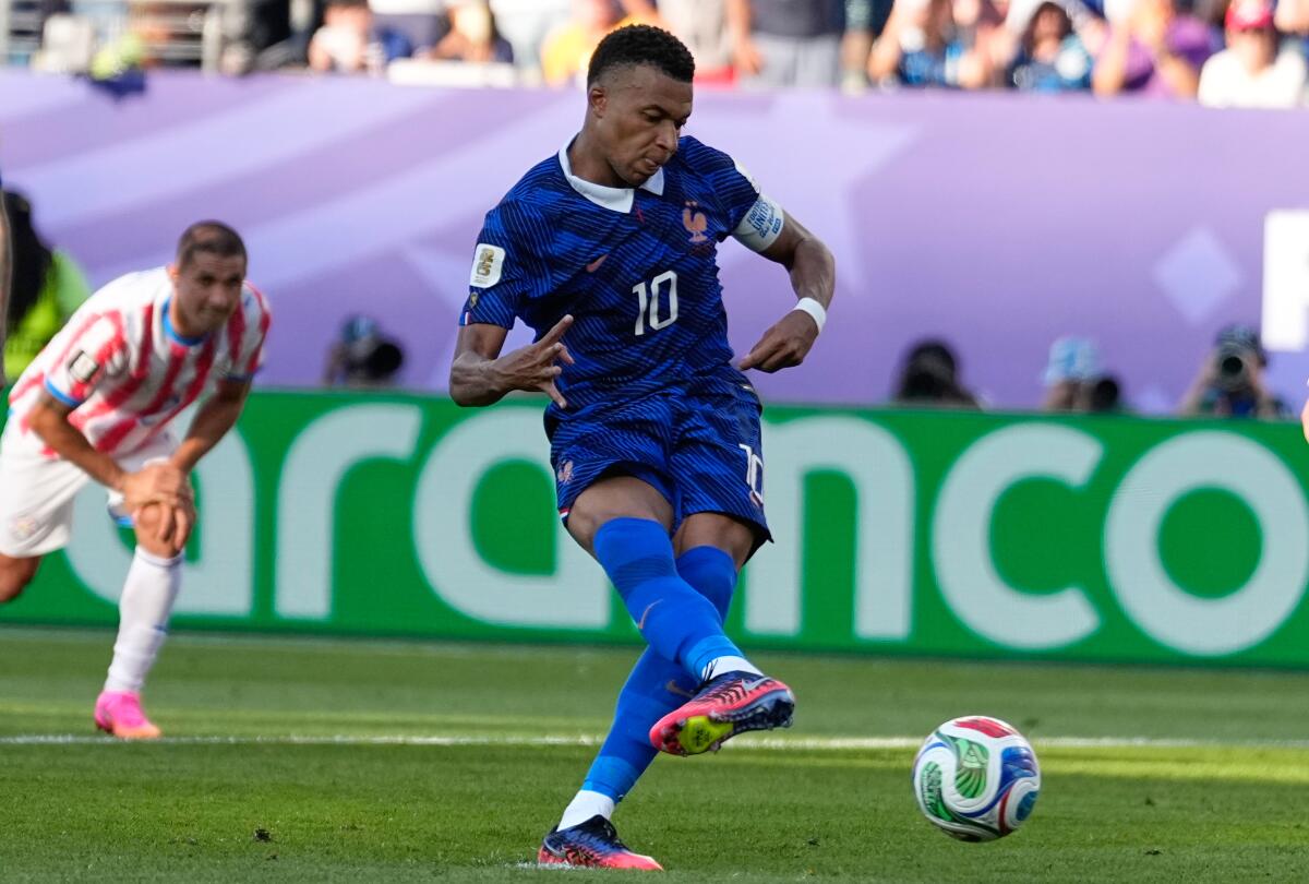 Cơ hội giành Quả Bóng Vàng của Messi tăng phi mã nhờ World Cup 2 Paraguayan senator demands apology from World Cup star Kylian Mbappé - Los Angeles Times